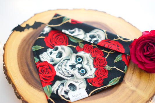 Rosas Muertas -Halloween Dog Bandana (Dead Roses)